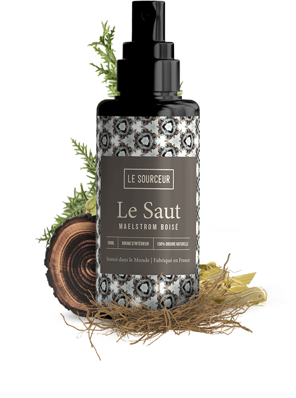 bottle of the perfumed mist Le Saut